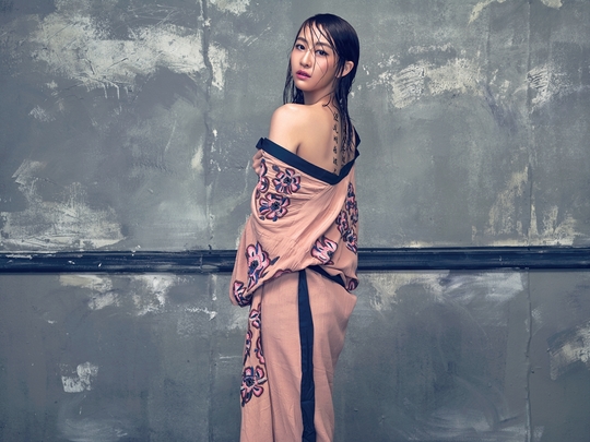 SISTAR新曲MV播放量破200万 追加画报展现性感东方美【组图】