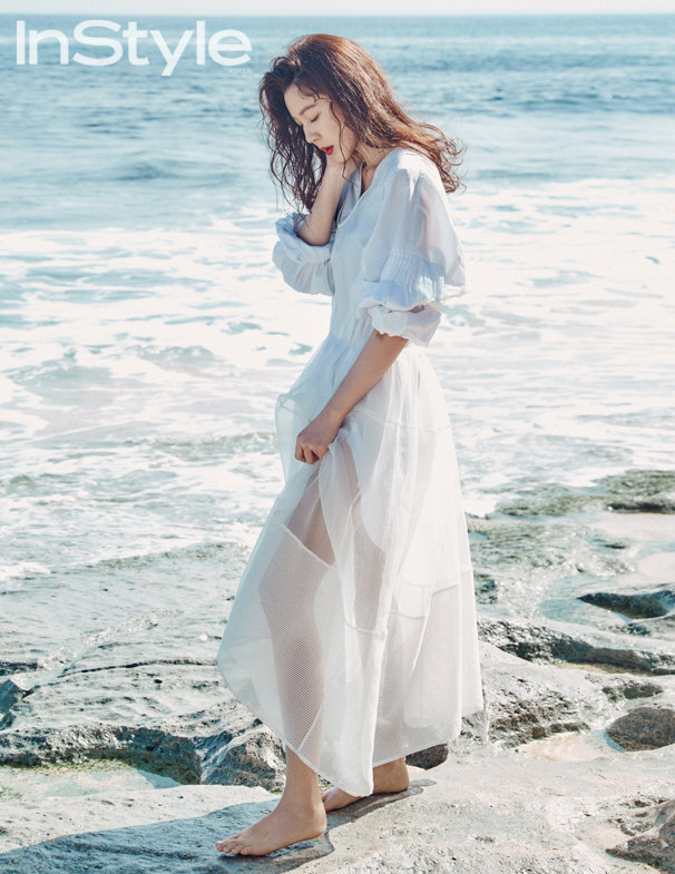 金荷娜婚后拍写真 娇艳红唇性感指数爆表【组图】