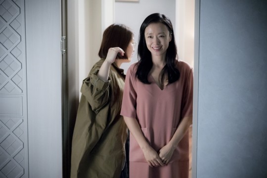 韩版《傲骨贤妻》曝幕后花絮照 全度妍刘智泰领衔演技获赞【组图】