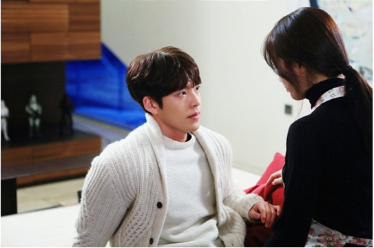 《任意依恋》公开最新剧照 金宇彬秀智深情对视【组图】