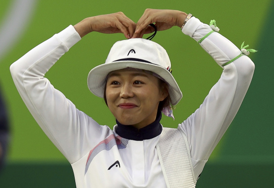 韩国美女射箭冠军：大器晚成打败闺蜜&ldquo;一姐&rdquo;