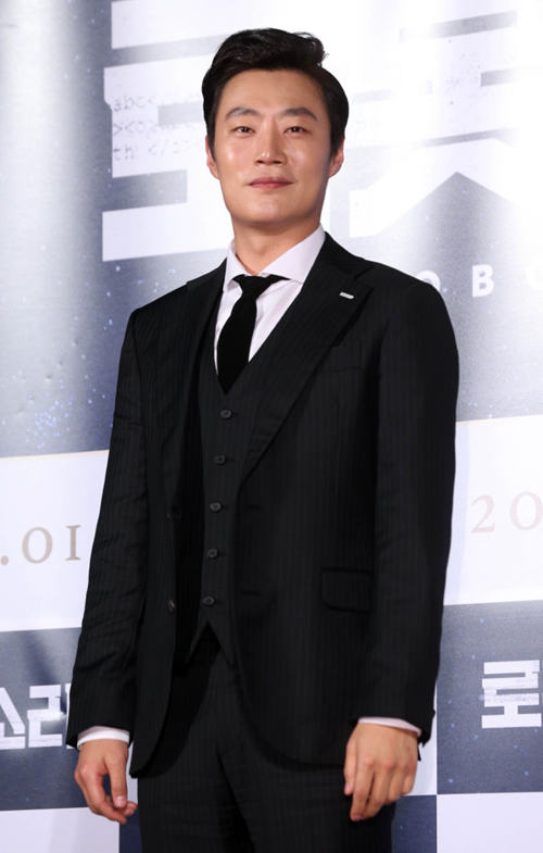 全智贤李敏镐将赴海外拍戏 《蓝色海洋的传说》11月首播【组图】