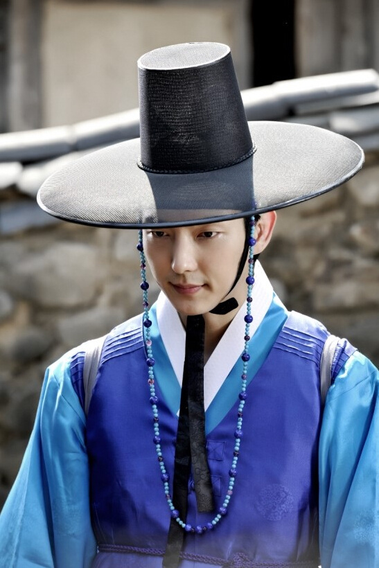 《择天记》鹿晗古装吸睛  李准基朴宝剑李易峰等男神古装也超帅【组图】