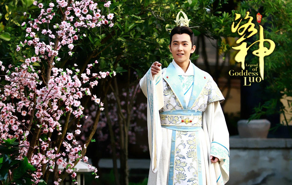 《择天记》鹿晗古装吸睛  李准基朴宝剑李易峰等男神古装也超帅【组图】