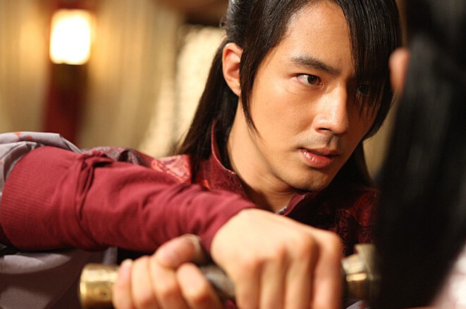 《择天记》鹿晗古装吸睛  李准基朴宝剑李易峰等男神古装也超帅【组图】