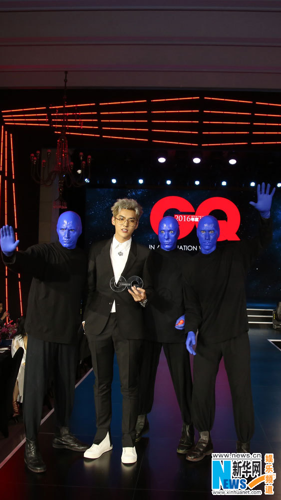 吴亦凡亮相年度人物盛典 获年度最具实力偶像【组图】 