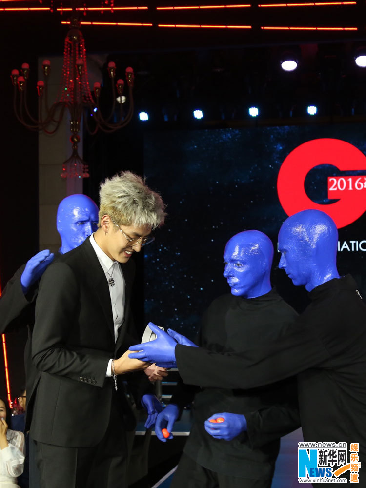 吴亦凡亮相年度人物盛典 获年度最具实力偶像【组图】 