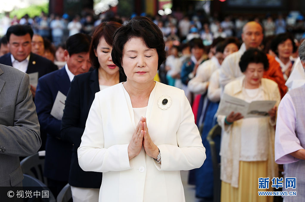 当地时间2017年7月25日，韩国首尔，韩国“第一夫人”金正淑出席奉恩寺传统文化体验馆竣工仪式。***_***
