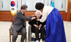 韓總統文在寅邀“慰安婦”共進午餐（組圖）