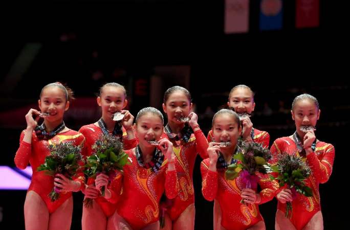 세계체조 선수권대회에서 중국 단체 은메달 수상