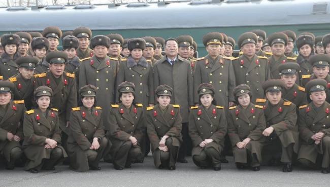 朝鲜功勋国家合唱团和牡丹峰乐团启程访华