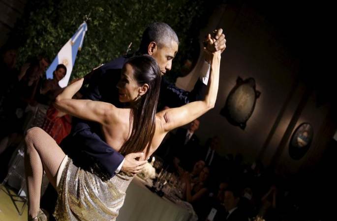 오바마 아르헨티나 국빈만찬서 여성 댄서와 탱고를 뽐내