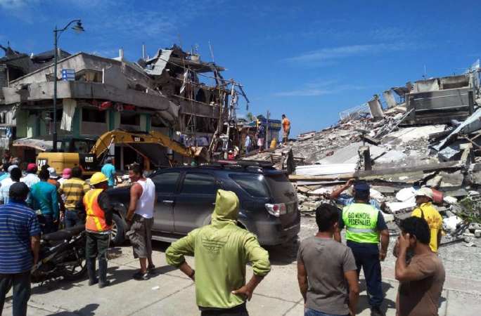 에콰도르 지진, 사망자수 233명으로 상승