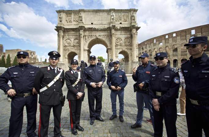 중국, 이탈리아 경찰 첫 합동 순찰 로마서 가동