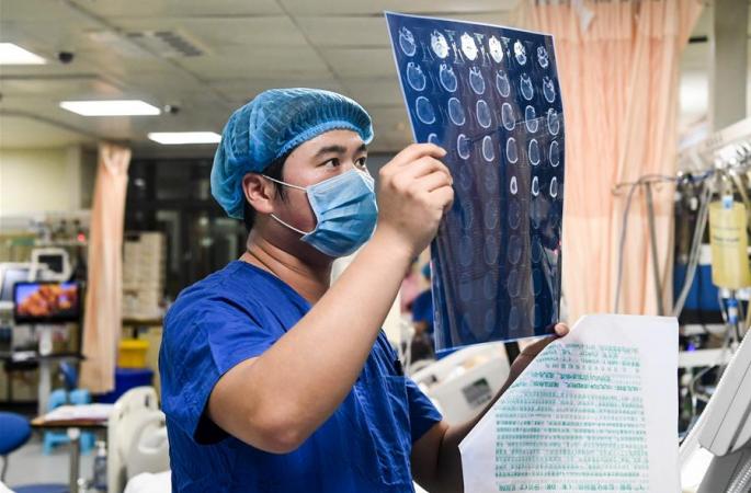 ICU의 남자 간호사