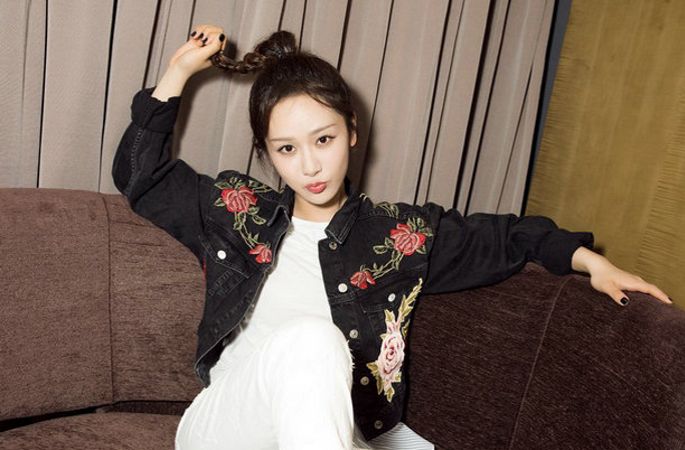 양쯔 자수 데님 코트 빈티지함이 물씬