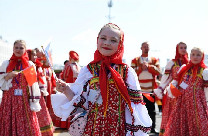 꽃마차 퍼레이드, 中俄 다채로운 민족풍 울려 퍼져