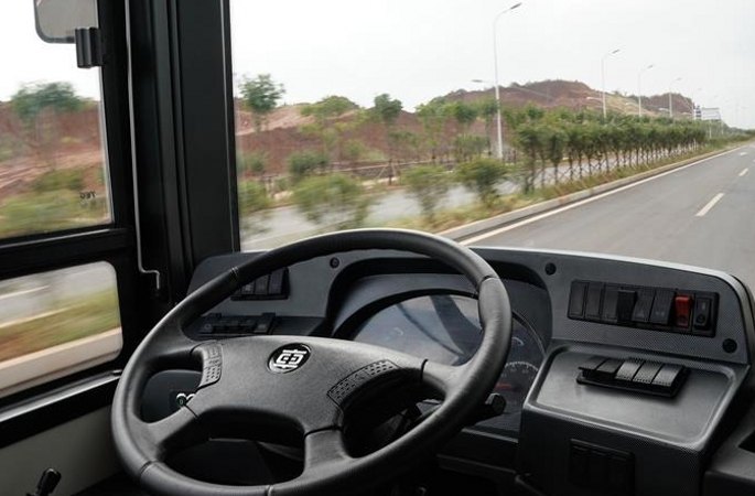 中 중처 첫 12m 자율주행 전동 버스, 도로 테스트 진행