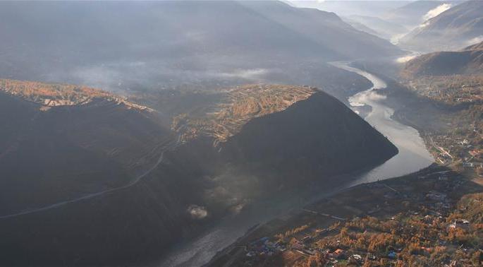 쓰촨:진촨하곡의 아름다운 경치