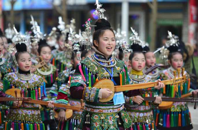 구이저우 리핑: ‘비물질문화유산’, 둥년 축제 퍼레이드 개최