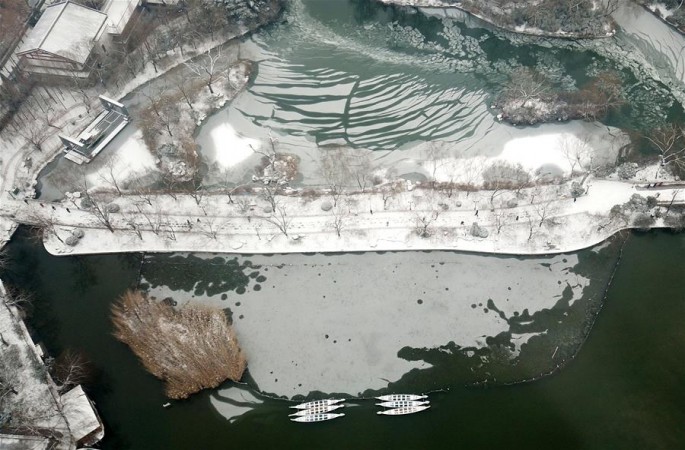 눈 내린 다밍후의 매혹적인 풍경