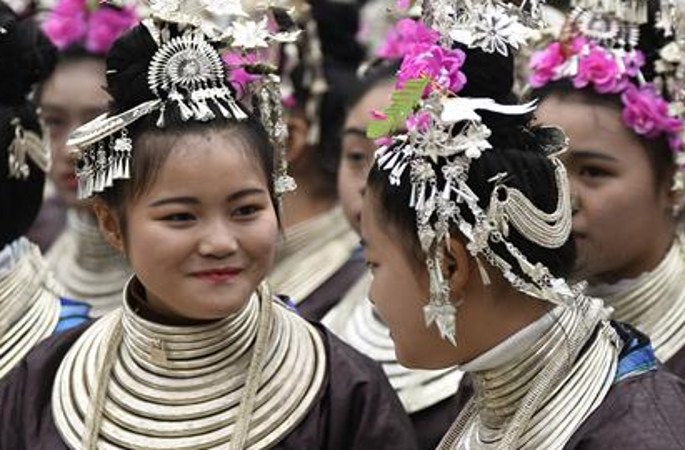 구이저우 충장: 둥족 동포 민속행사 참가