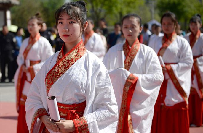 시안: 중국 전통 성인식 거행하여 중국 전통문화 전승