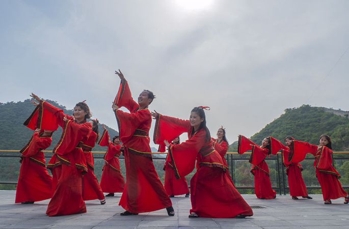 베이징, 한복 입고 장성 걷기 행사 통해 중화 문화 선양