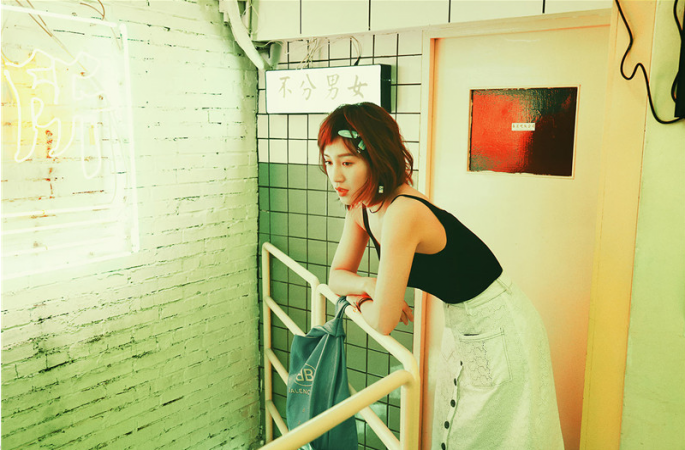 쑤칭 최신 화보 공개&hellip;심플한 이미지에 복고풍 넘쳐