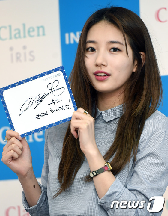 秀智首次公开出席活动,为其代言的某眼镜品牌站台,举办粉丝签名会