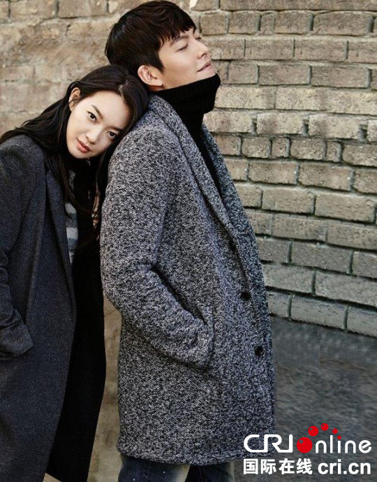 明星情侣金宇彬申敏儿携手拍广告 大秀恩爱温馨浪漫