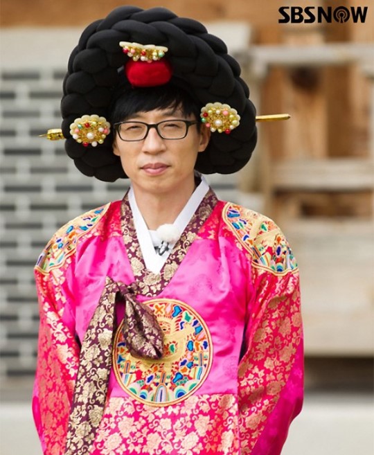 张艺兴胡歌权志龙刘在石 男星穿女装美翻天还是辣眼睛?